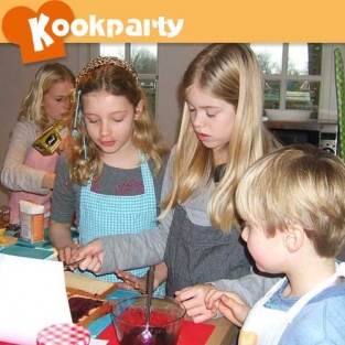 Kookfeestje taarten bakken