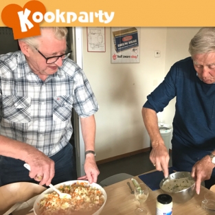 Koken met de seniorenclub