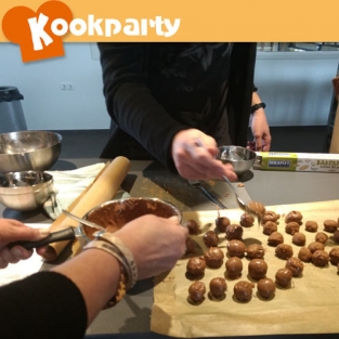 Heerlijke bonbons maken met de collegas